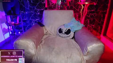 Goddes Juliette Noiir online show from April 16, 10:49 am