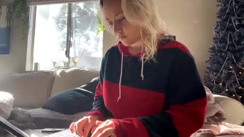 GoddessMayvn online show from December 19, 9:49 pm