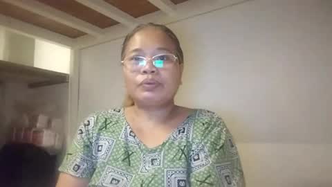 Snapshot of goddessmomx chatting on July 21, 9:11 am lindsay online show from July 21, 9:11 am