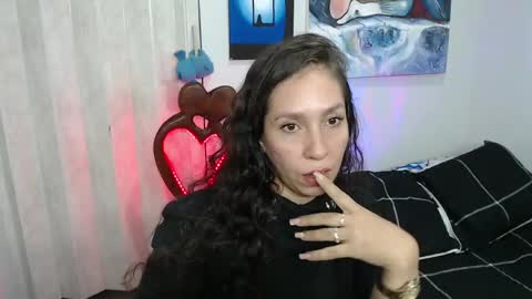 Snapshot of goddessnahi chatting on May 28, 3:04 am Naih Reyes online show from May 28, 3:04 am