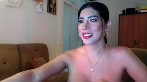Snapshot of goddessofbigcock chatting on May 7, 2:17 am Eva online show from May 7, 2:17 am