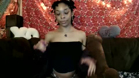 Snapshot of godispleasure chatting on February 12, 12:05 am goddess of pleasure online show from February 12, 12:05 am