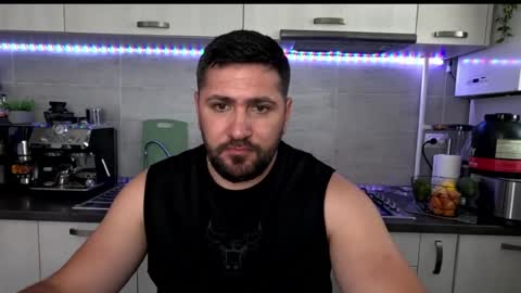 gold_alpha_boy online show from June 18, 1:59 pm