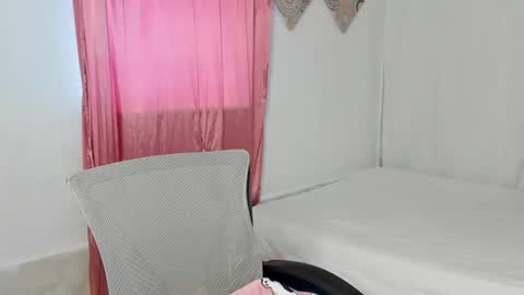 Snapshot of gold_curlscb chatting on July 15, 5:18 pm Mary online show from July 15, 5:18 pm