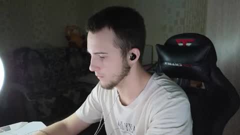 Snapshot of golden_boyyy21 chatting on June 23, 8:51 pm Golden boyyy21 online show from June 23, 8:51 pm