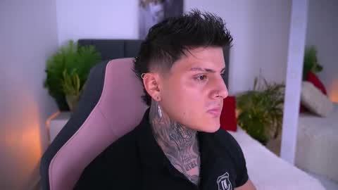 Snapshot of goldenatlasx chatting on February 23, 6:38 pm goldenatlasx online show from February 23, 6:38 pm