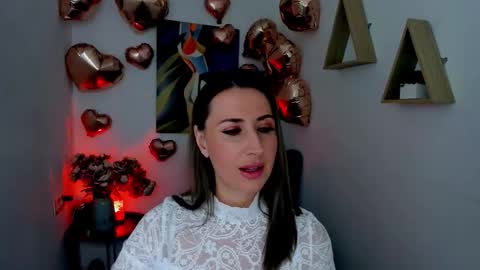 Snapshot of goldenlighte chatting on February 10, 10:19 am Olivia online show from February 10, 10:19 am