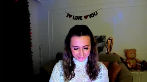 Snapshot of goldenlighte chatting on February 23, 3:37 am Olivia online show from February 23, 3:37 am