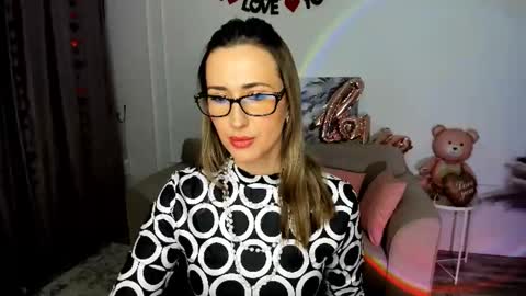 Snapshot of goldenlighte chatting on February 25, 3:27 am Olivia online show from February 25, 3:27 am