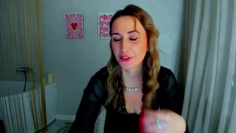 Snapshot of goldenlighte chatting on March 2, 5:08 am Olivia online show from March 2, 5:08 am