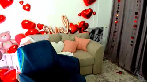 Snapshot of goldenmirage chatting on February 17, 8:37 pm goldenmirage online show from February 17, 8:37 pm