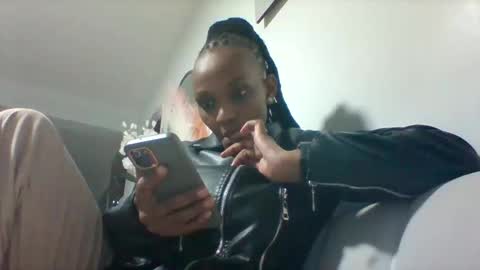 Snapshot of goldenmusexo chatting on April 11, 6:45 pm goldenmusexo online show from April 11, 6:45 pm