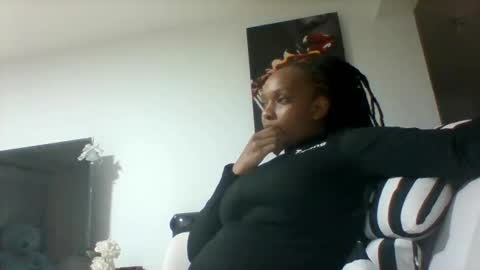 Snapshot of goldenmusexo chatting on April 14, 10:38 pm goldenmusexo online show from April 14, 10:38 pm