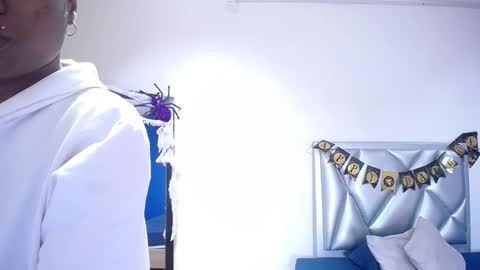 goldenn_ass1 online show from October 17, 2:59 am