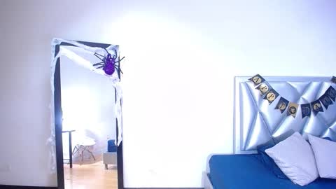 goldenn_ass1 online show from October 28, 3:43 am