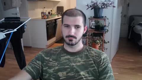 Snapshot of goldnic_10 chatting on October 22, 12:05 pm goldnic_10 online show from October 22, 12:05 pm