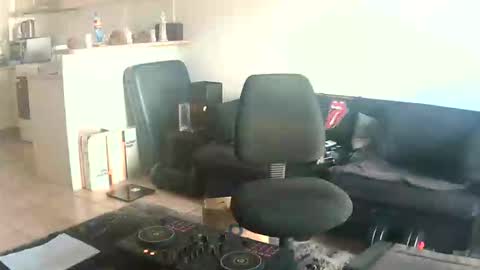 Snapshot of goldyguy011 chatting on June 6, 3:22 am goldyguy011 online show from June 6, 3:22 am