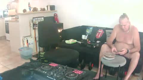 Snapshot of goldyguy011 chatting on June 13, 1:47 am goldyguy011 online show from June 13, 1:47 am