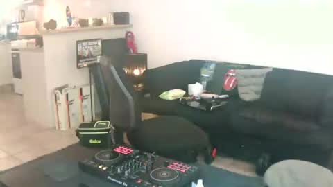 Snapshot of goldyguy011 chatting on June 14, 2:24 am goldyguy011 online show from June 14, 2:24 am
