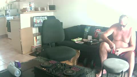 Snapshot of goldyguy011 chatting on June 17, 12:35 am goldyguy011 online show from June 17, 12:35 am