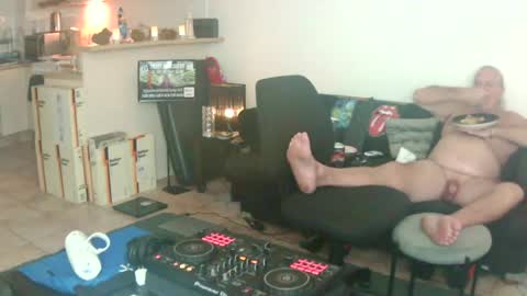 Snapshot of goldyguy011 chatting on June 20, 5:05 pm goldyguy011 online show from June 20, 5:05 pm