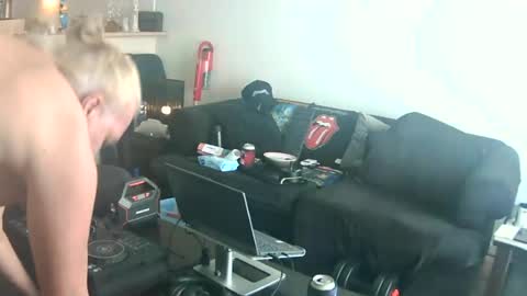 Snapshot of goldyguy011 chatting on July 14, 2:05 am goldyguy011 online show from July 14, 2:05 am