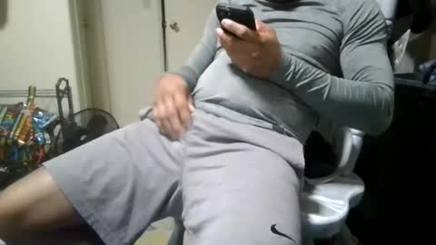 Snapshot of gomezdiazbobby chatting on February 18, 5:03 am gomezdiazbobby online show from February 18, 5:03 am