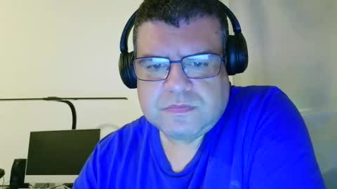 gomezgonz5 online show from September 19, 9:59 pm