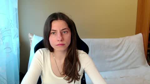 Elizabeth Effie online show from June 7, 3:38 pm