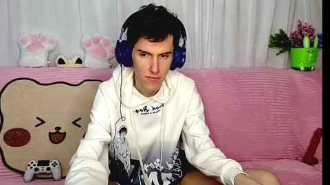Luca online show from May 8, 1:49 pm