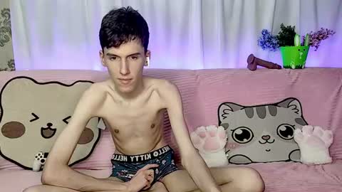 Snapshot of goodboyluca chatting on June 14, 12:08 am Luca online show from June 14, 12:08 am