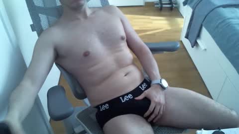 Snapshot of goodfucklover chatting on March 20, 2:33 pm goodfucklover online show from March 20, 2:33 pm