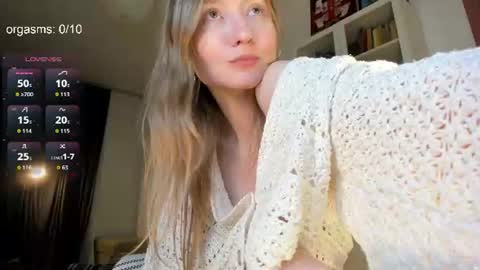 Snapshot of goodg_oddamn chatting on July 14, 5:40 pm SOPHIE online show from July 14, 5:40 pm