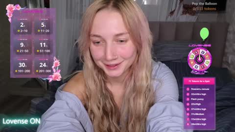Snapshot of goodgirl0024 chatting on December 26, 8:32 pm goodgirl0024 online show from December 26, 8:32 pm