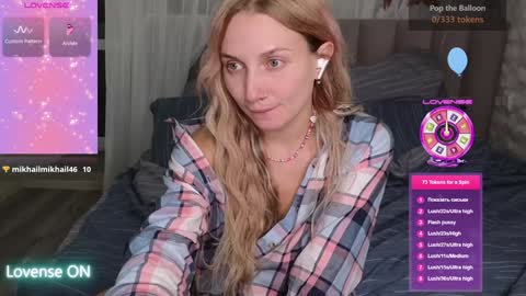 Snapshot of goodgirl0024 chatting on December 27, 8:18 pm goodgirl0024 online show from December 27, 8:18 pm