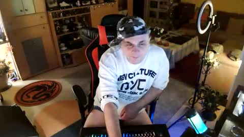 Snapshot of google5001 chatting on October 5, 2:32 am google5001 online show from October 5, 2:32 am