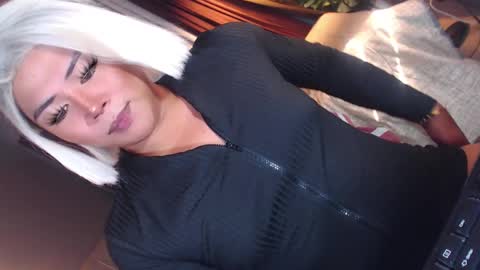 Samantha online show from April 14, 6:52 am