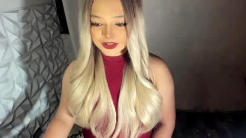Snapshot of gorgeousamandarose chatting on July 7, 7:45 am Amanda rose online show from July 7, 7:45 am