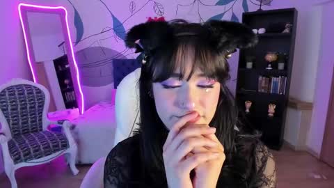 Alice online show from February 18, 9:00 pm