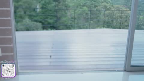 sophie  Special celebration a the beach 300k followers 3011 and 0112   online show from April 24, 8:00 pm