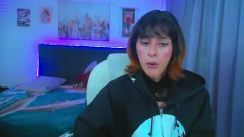Snapshot of goth_minerva chatting on July 7, 2:43 pm goth_minerva online show from July 7, 2:43 pm