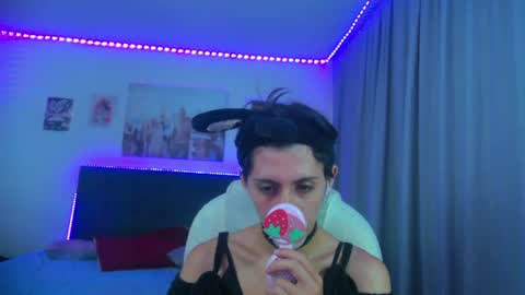 Snapshot of goth_minerva chatting on July 18, 1:37 pm goth_minerva online show from July 18, 1:37 pm