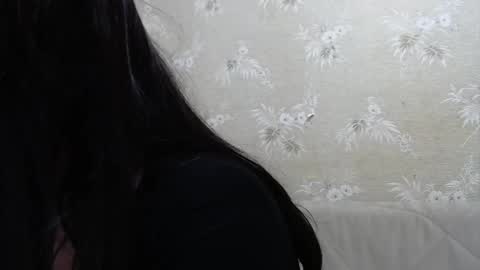 Snapshot of goth_pumpkin chatting on December 3, 11:24 pm Amy online show from December 3, 11:24 pm