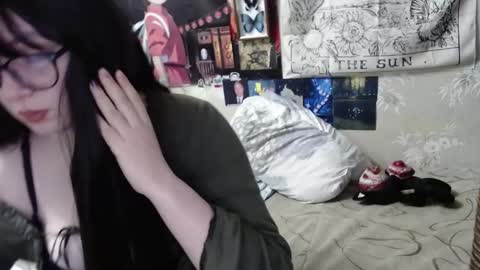 Snapshot of goth_pumpkin chatting on March 6, 8:27 pm Amy online show from March 6, 8:27 pm