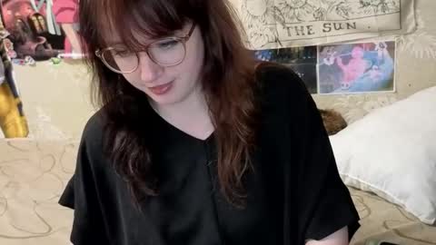 Snapshot of goth_pumpkin chatting on September 15, 9:04 pm Amy online show from September 15, 9:04 pm