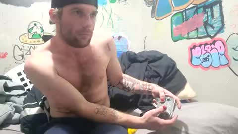 Snapshot of gothboityplz chatting on November 10, 9:19 am gothboityplz online show from November 10, 9:19 am