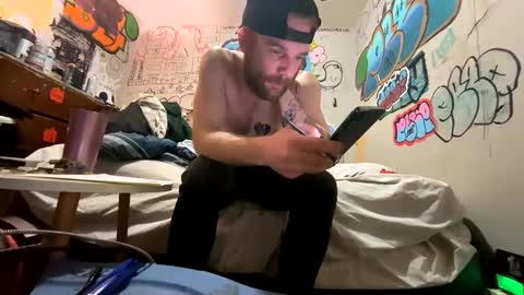 Snapshot of gothboityplz chatting on December 17, 12:16 am gothboityplz online show from December 17, 12:16 am