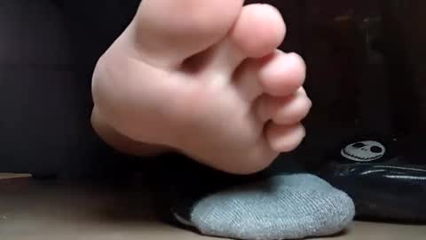 Snapshot of gothicfeetfantasies chatting on December 22, 7:22 pm Mistress Mommy Godess online show from December 22, 7:22 pm