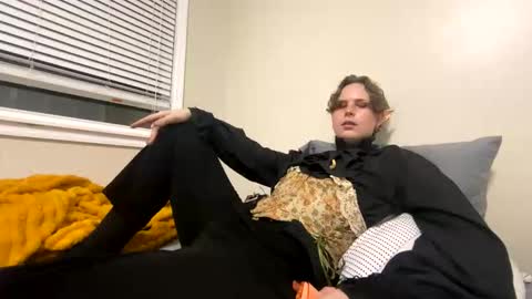 Doll online show from May 31, 12:52 am