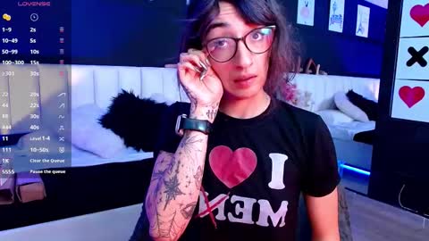 Snapshot of gotthic_met chatting on February 4, 4:18 am Meredith Alessandra online show from February 4, 4:18 am